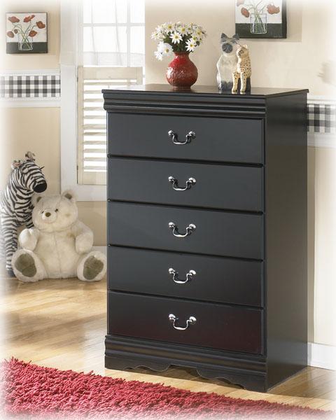 Huey Vineyard Chest of Drawers